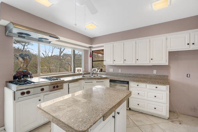 3200 San Paulo Court, Arlington, TX 76012