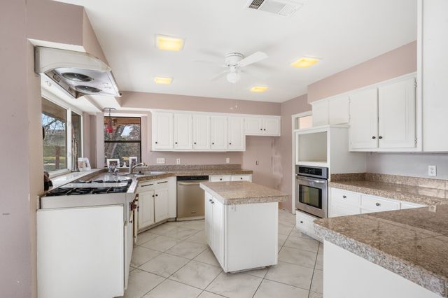 3200 San Paulo Court, Arlington, TX 76012