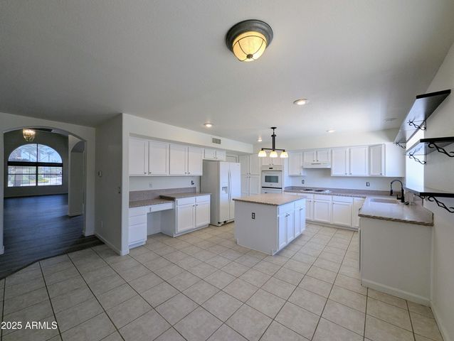 12425 W ENCANTO Boulevard, Avondale, AZ 85392