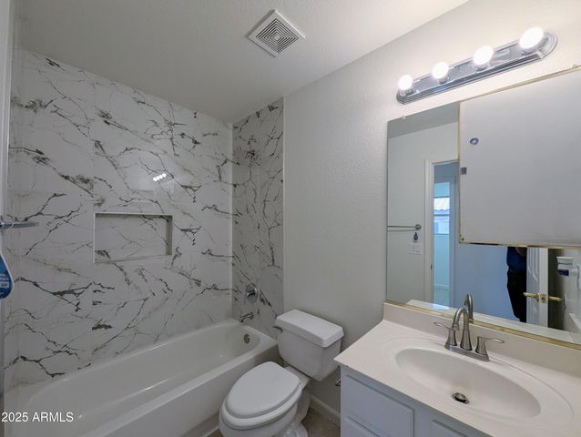 12425 W ENCANTO Boulevard, Avondale, AZ 85392