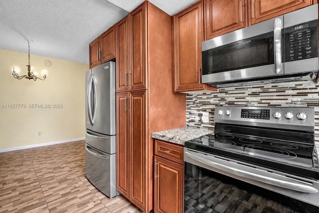 160 Markham H 160, Deerfield Beach, FL 33442