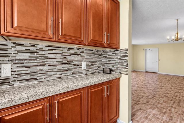 160 Markham H 160, Deerfield Beach, FL 33442