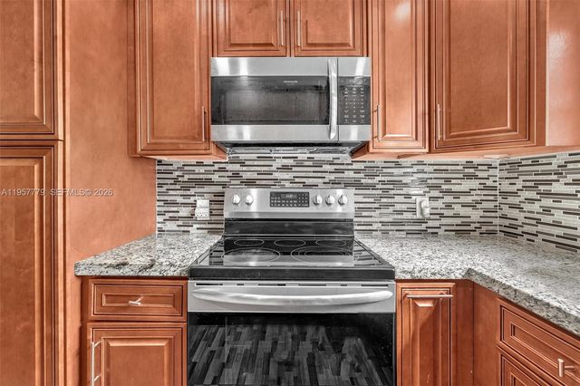 160 Markham H 160, Deerfield Beach, FL 33442