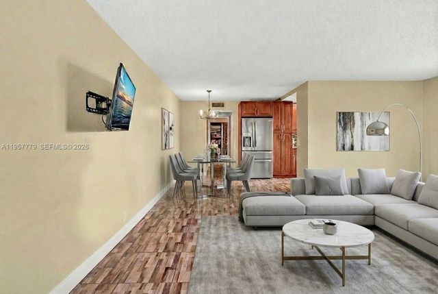 160 Markham H 160, Deerfield Beach, FL 33442