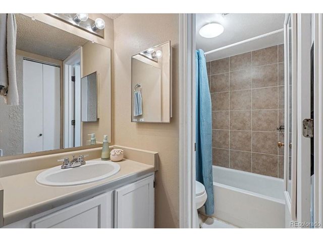 3121 S Tamarac Dr 302H, Denver, CO 80231