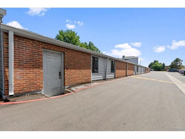 3121 S Tamarac Dr 302H, Denver, CO 80231