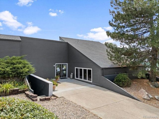 3121 S Tamarac Dr 302H, Denver, CO 80231