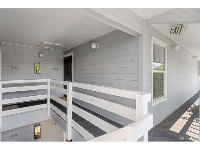 3121 S Tamarac Dr 302H, Denver, CO 80231