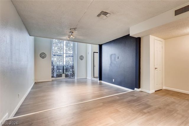 6506 Ironbark Lane, Las Vegas, NV 89107