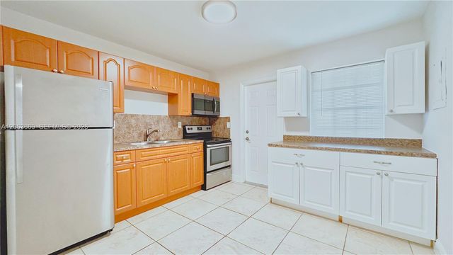286 NW 39th Street 288, Miami, FL 33127