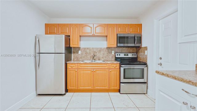 286 NW 39th Street 288, Miami, FL 33127