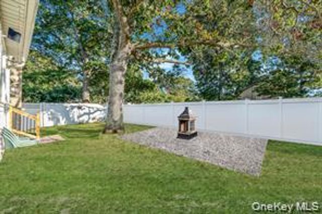 32 Pine Tree Drive, Shirley, NY 11967