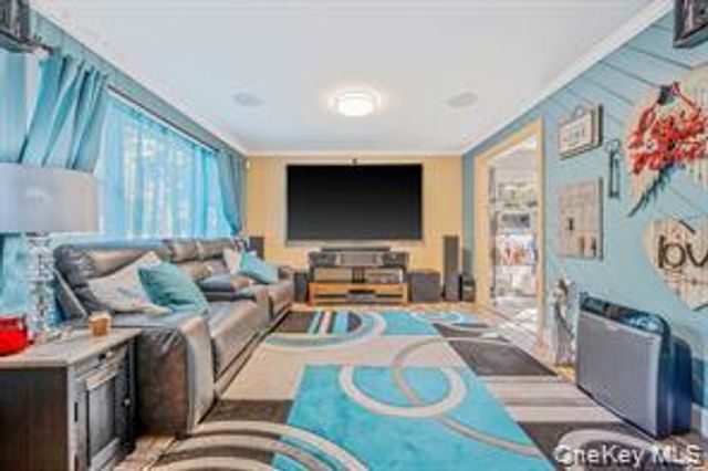 32 Pine Tree Drive, Shirley, NY 11967