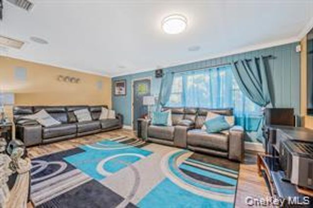 32 Pine Tree Drive, Shirley, NY 11967