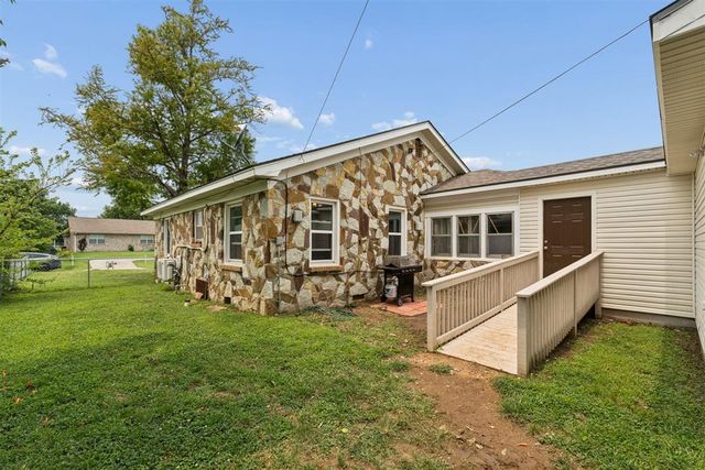124 S 4th Street, Mcloud, OK 74851
