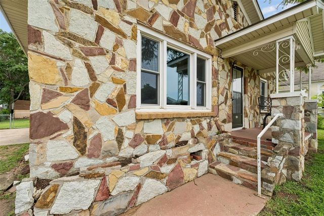 124 S 4th Street, Mcloud, OK 74851