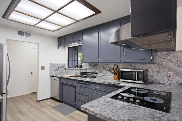 3425 Woodbine Dr, Modesto, CA 95355