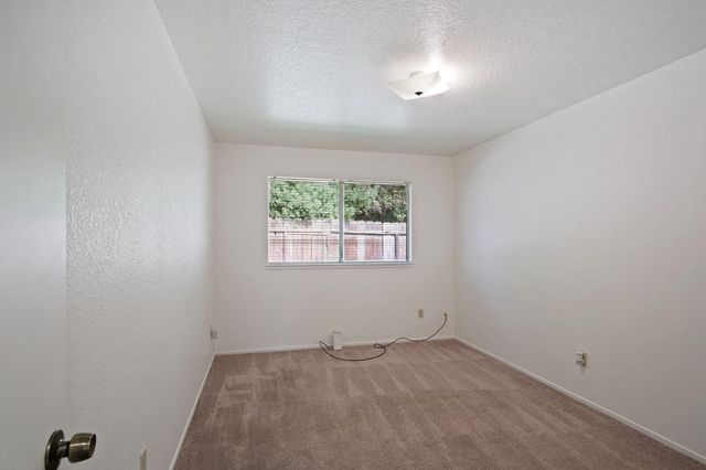 3425 Woodbine Dr, Modesto, CA 95355