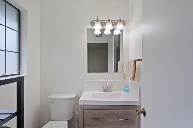 3425 Woodbine Dr, Modesto, CA 95355