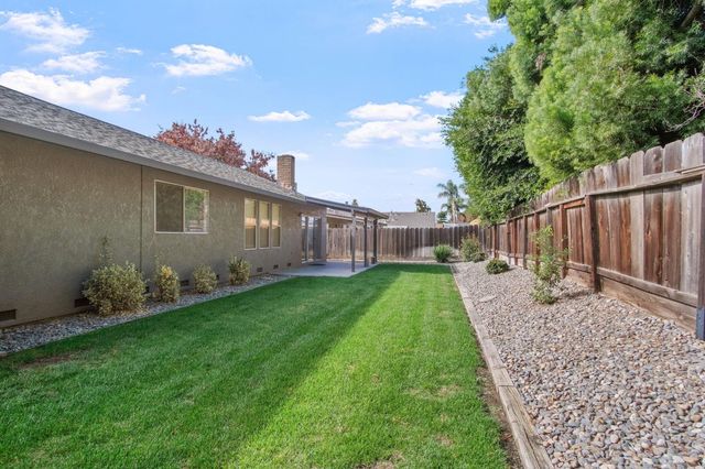 3425 Woodbine Dr, Modesto, CA 95355