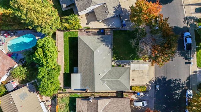 3425 Woodbine Dr, Modesto, CA 95355