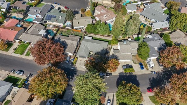 3425 Woodbine Dr, Modesto, CA 95355