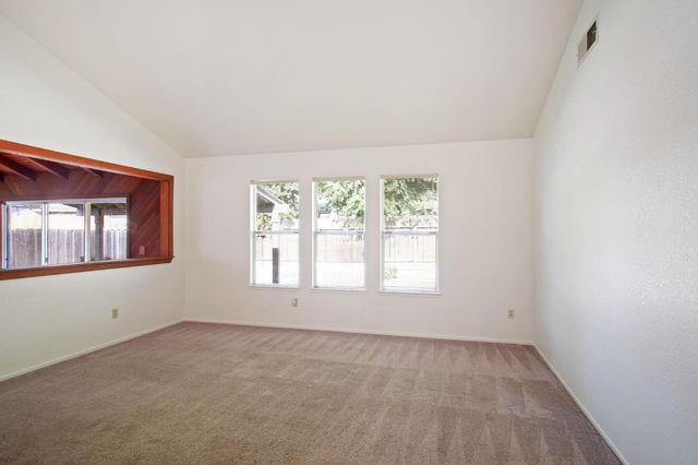 3425 Woodbine Dr, Modesto, CA 95355