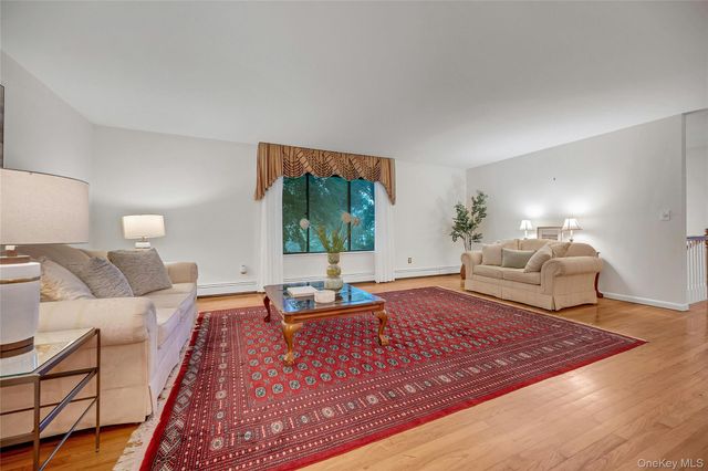 44 Hillside Lane, New Rochelle, NY 10804