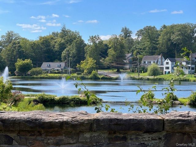 44 Hillside Lane, New Rochelle, NY 10804