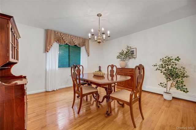 44 Hillside Lane, New Rochelle, NY 10804