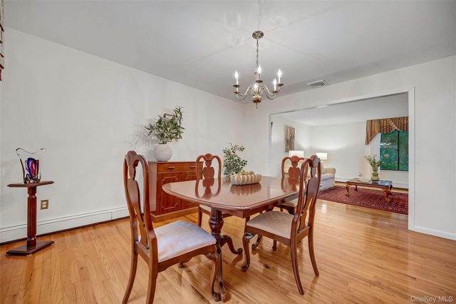 44 Hillside Lane, New Rochelle, NY 10804