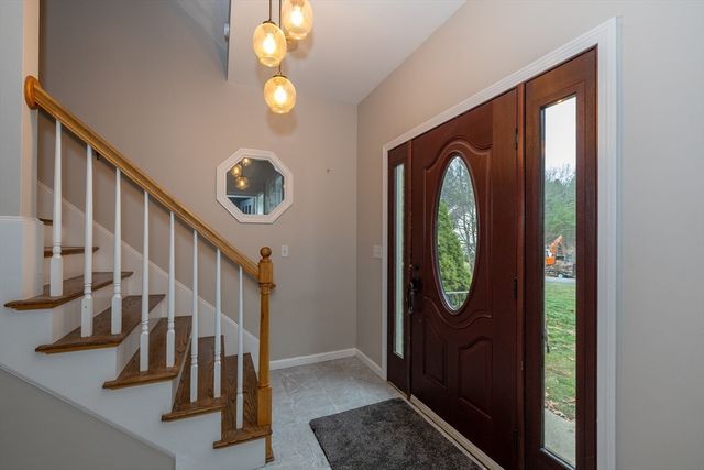 142 River Rd, Pepperell, MA 01463