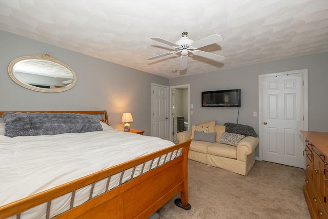 142 River Rd, Pepperell, MA 01463