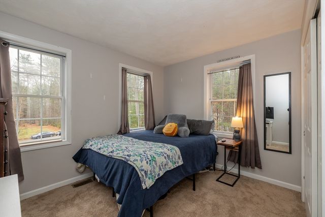 142 River Rd, Pepperell, MA 01463