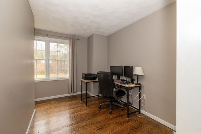 142 River Rd, Pepperell, MA 01463