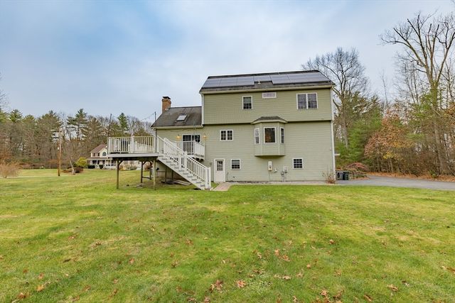 142 River Rd, Pepperell, MA 01463