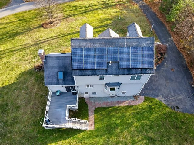 142 River Rd, Pepperell, MA 01463