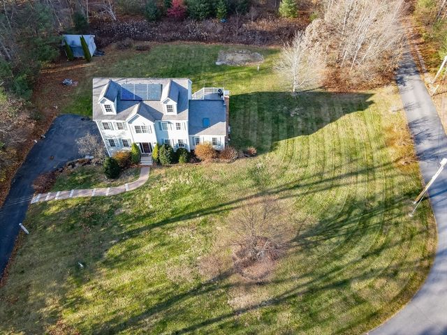 142 River Rd, Pepperell, MA 01463