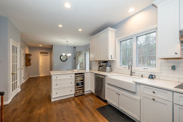 142 River Rd, Pepperell, MA 01463