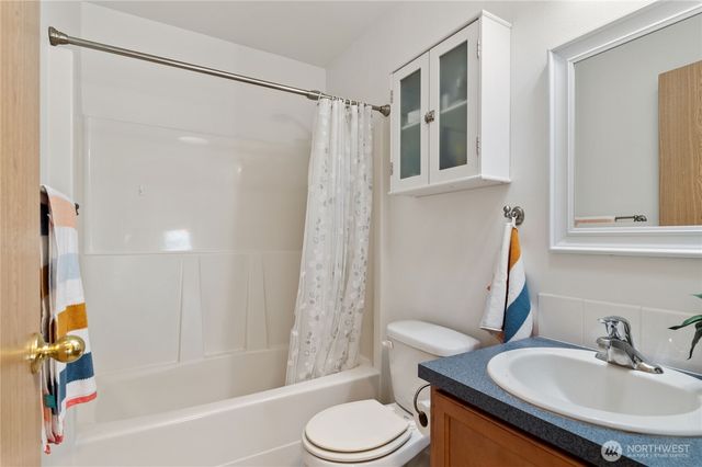 263 NE Max William Loop, Poulsbo, WA 98370