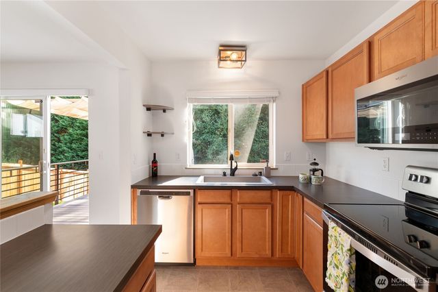 263 NE Max William Loop, Poulsbo, WA 98370