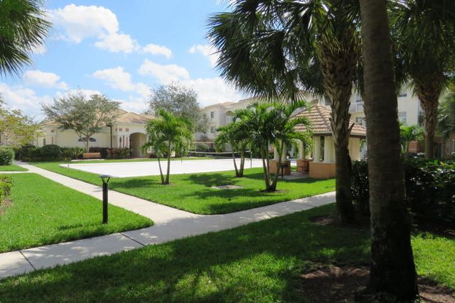 9857 Baywinds Drive 9212, West Palm Beach, FL 33411