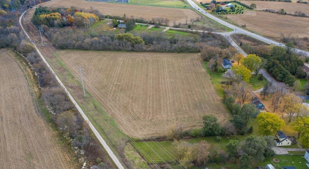 Lt1 SLEEPY HOLLOW ROAD, West Bend, WI 53090