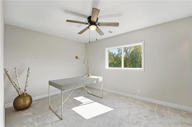 213 NW Orchard Court, Lee's Summit, MO 64063