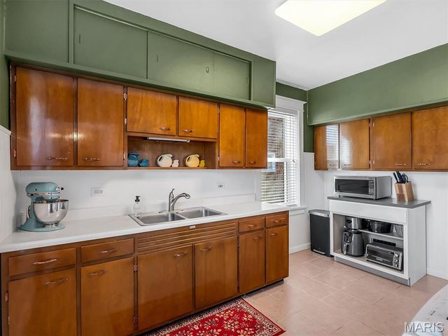 5011 Lindenwood Avenue, St Louis, MO 63109