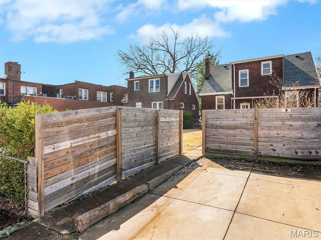 5011 Lindenwood Avenue, St Louis, MO 63109