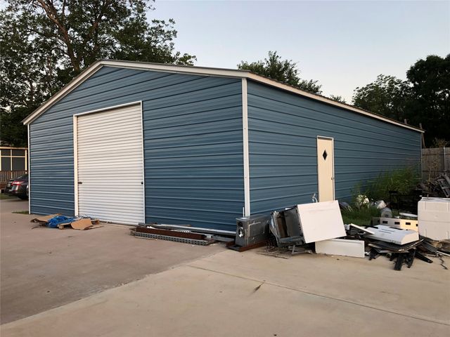 602 S Main Street, Farmersville, TX 75442