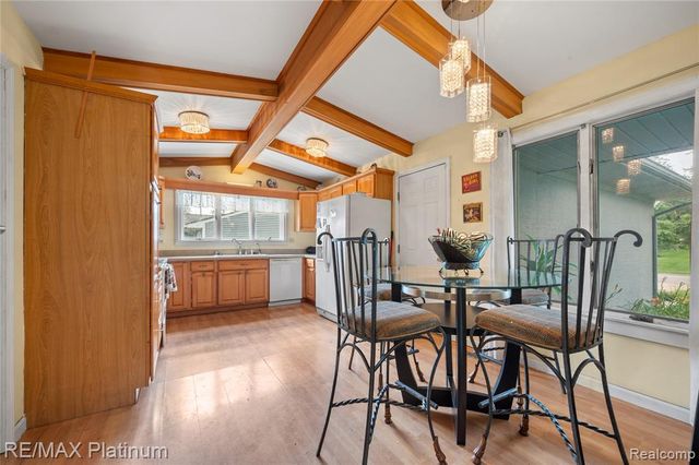 1329 Rollins Street, Grand Blanc, MI 48439