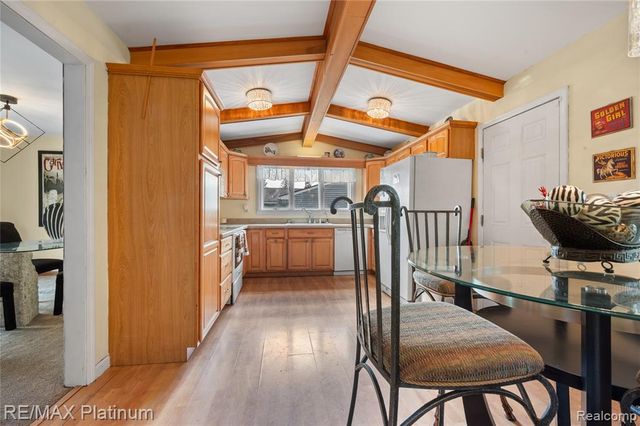 1329 Rollins Street, Grand Blanc, MI 48439