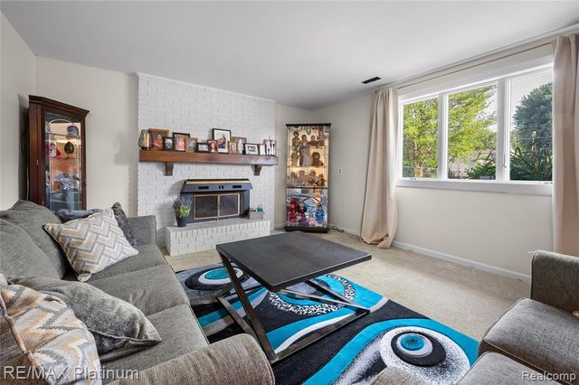 1329 Rollins Street, Grand Blanc, MI 48439